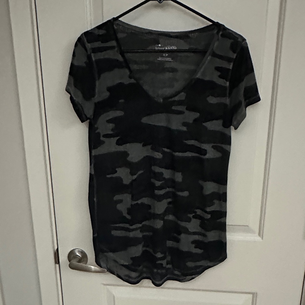 Lucky Brand Black and Gray Camo V-Neck Tee